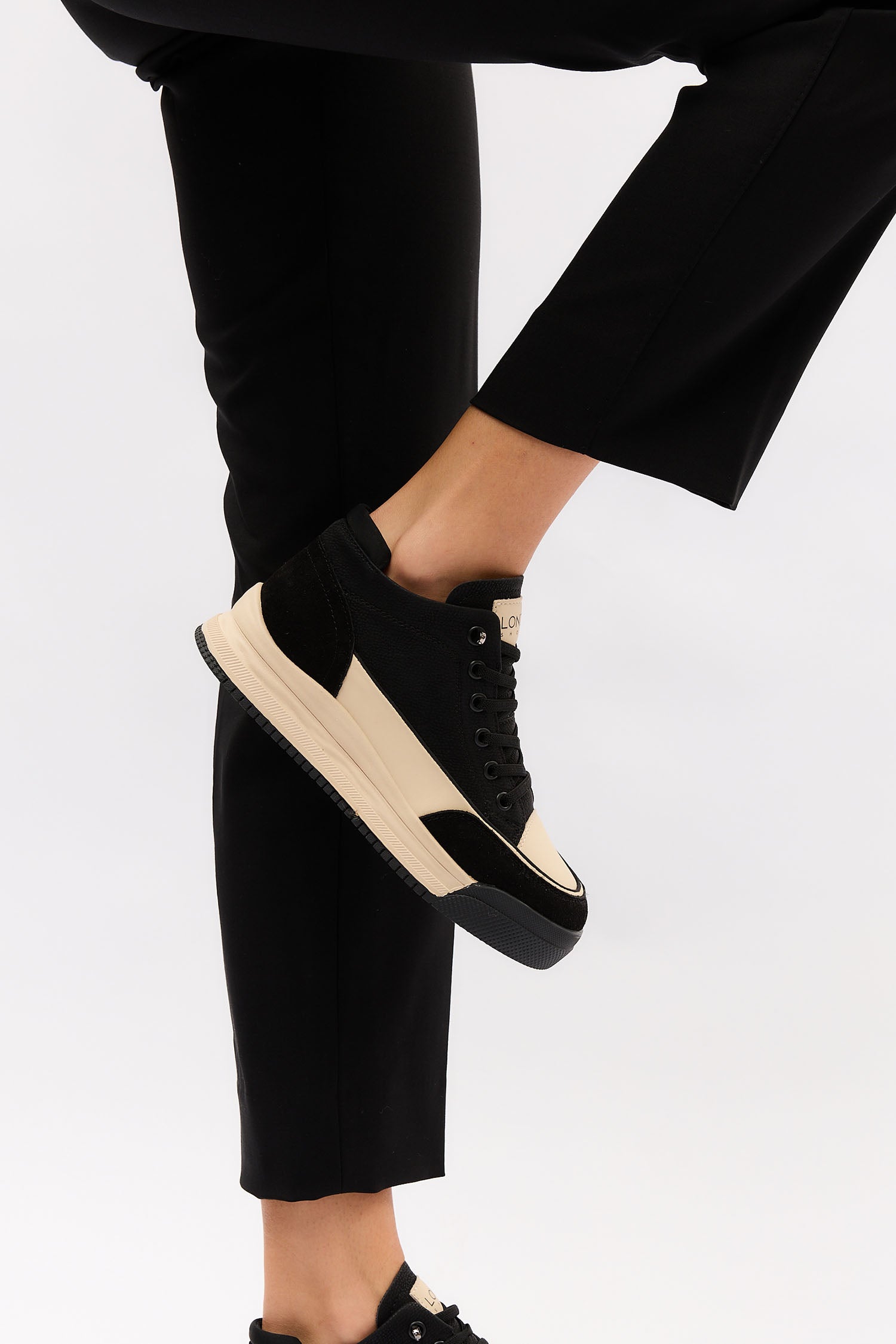 Bris Black