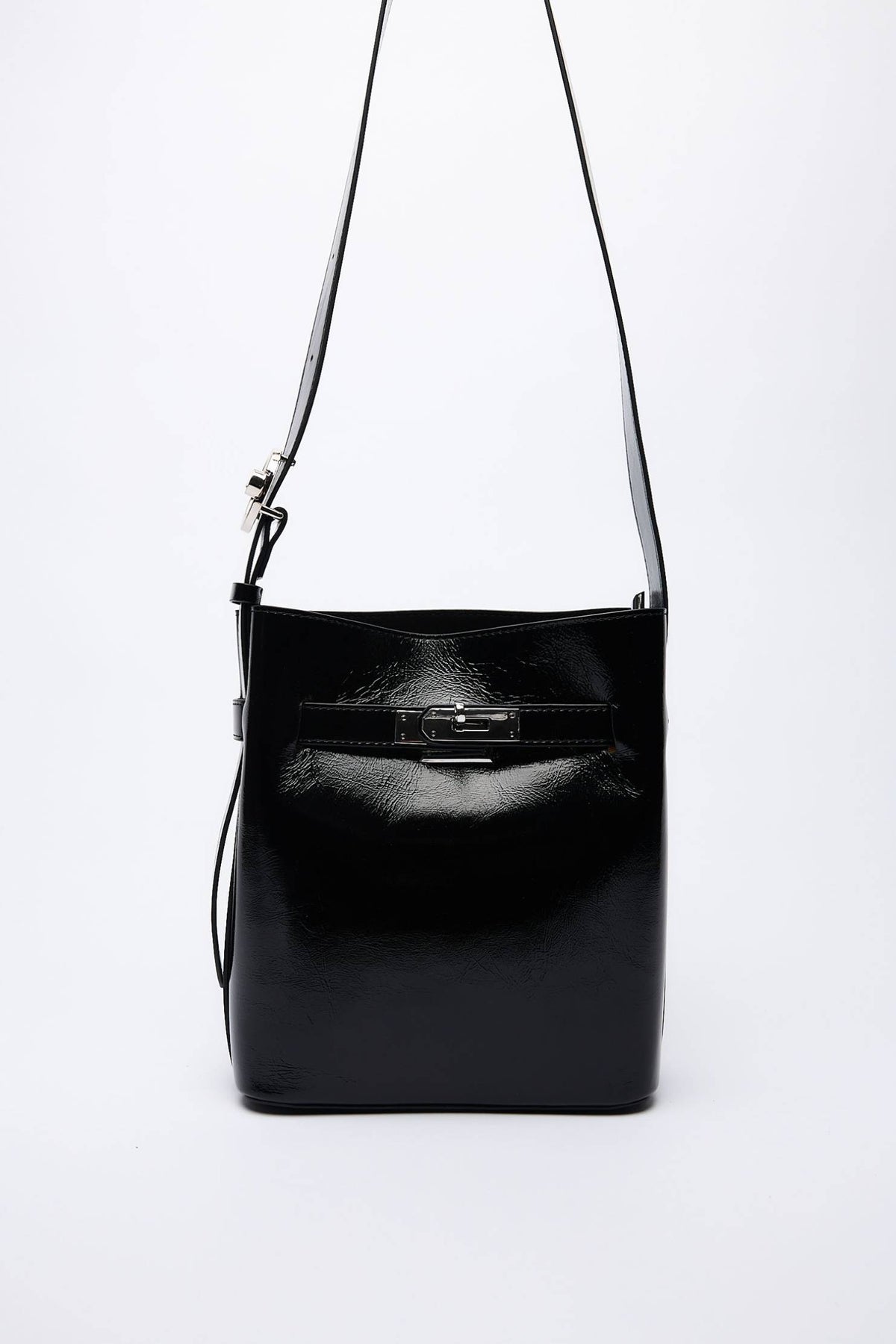 Klira Black