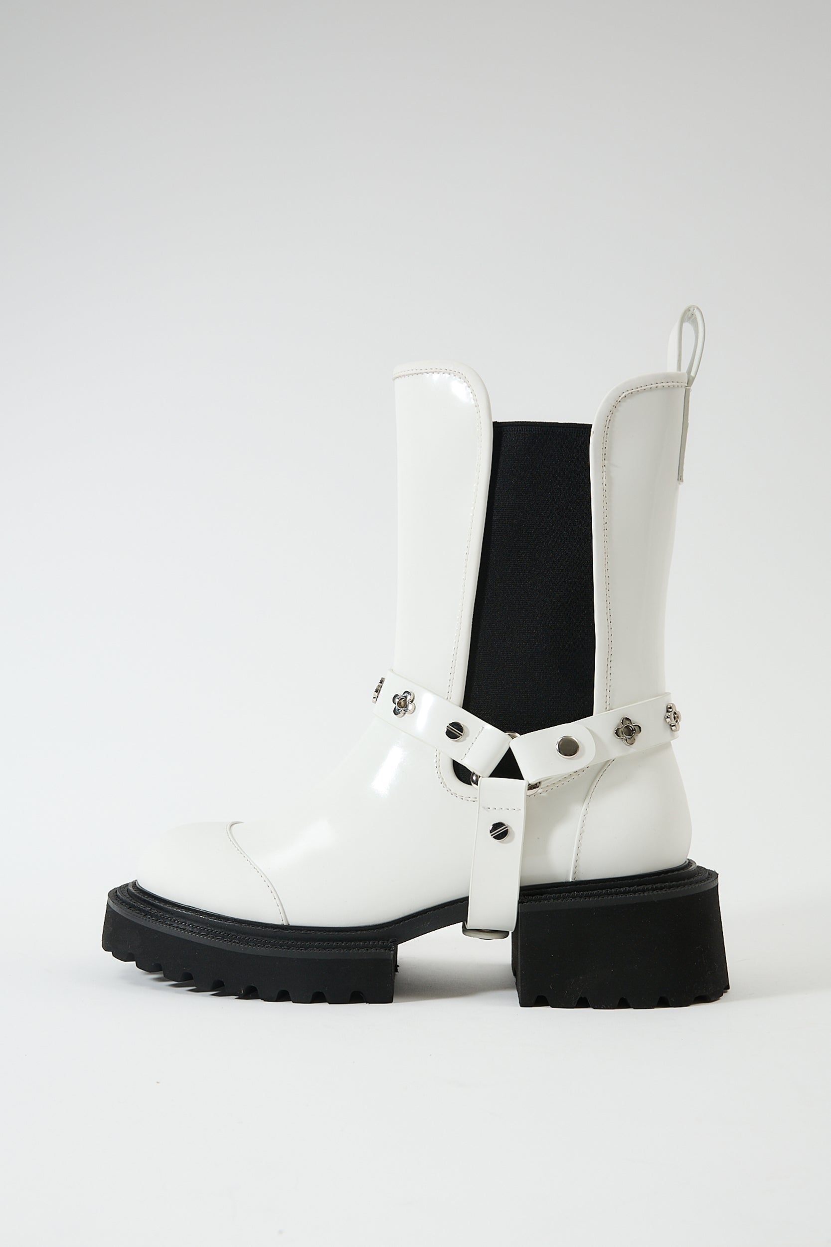 Erato White