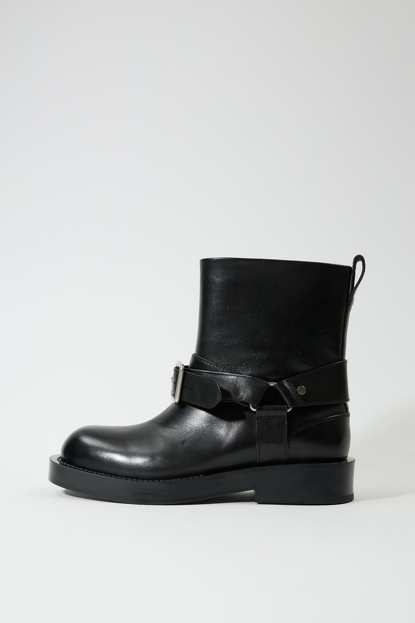 Iris Black