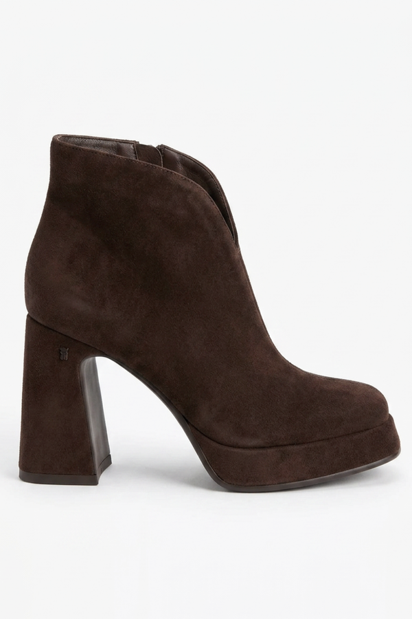Ananke Brown