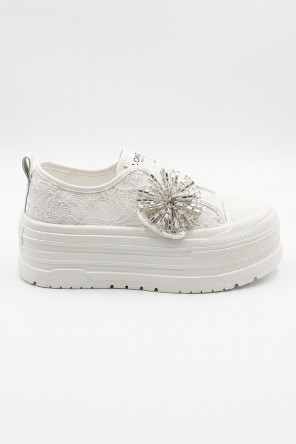 Curla White