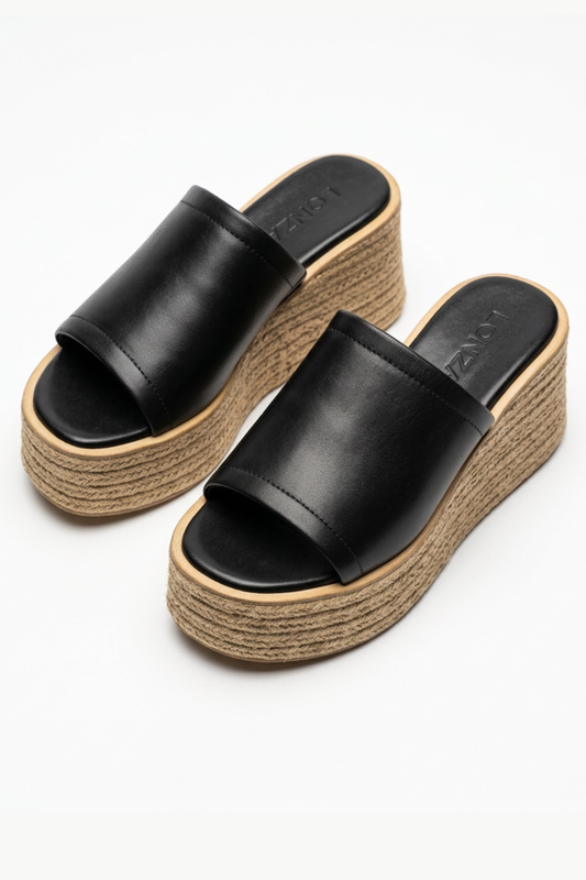 Lora Black