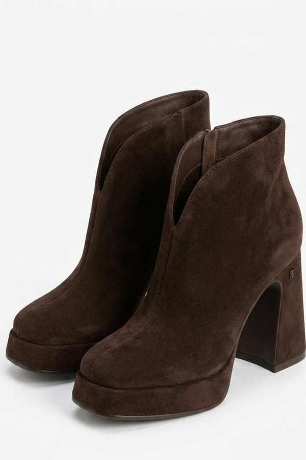 Ananke Brown