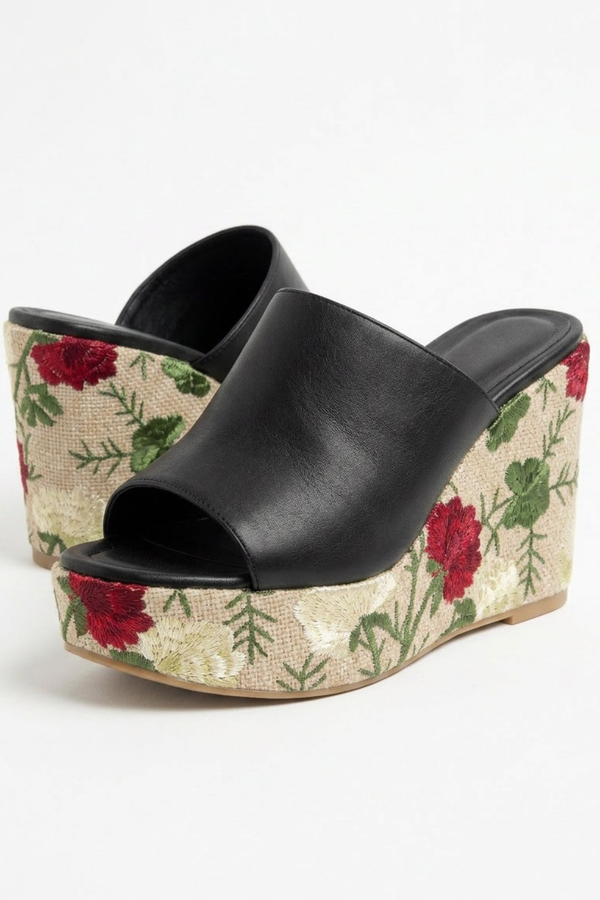 Flora Black