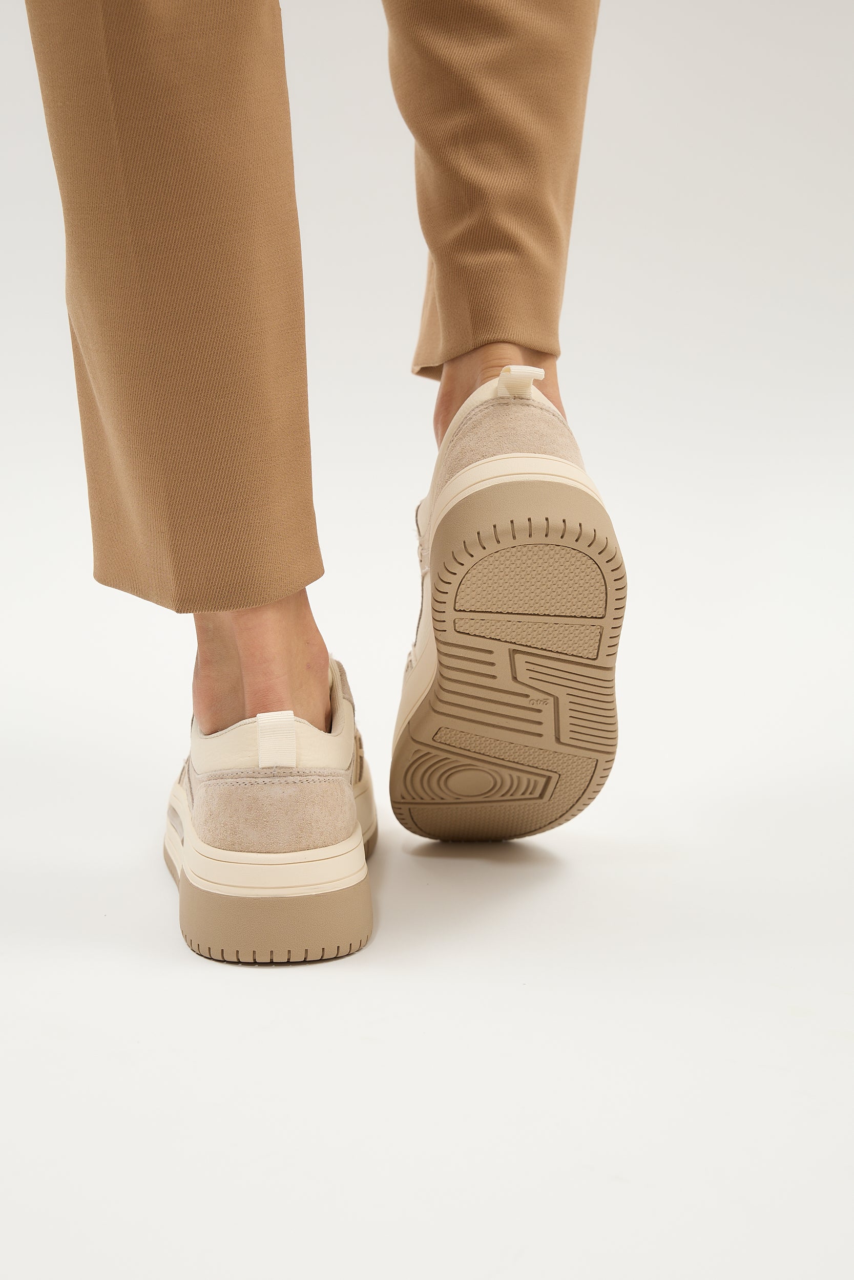 Canon-3604_5fe3b9d4-86f8-4ac2-