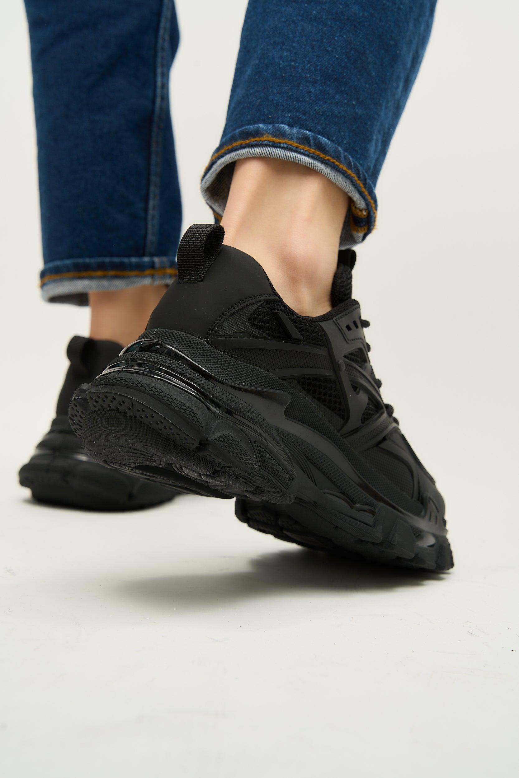 ADIDAS OZMILLEN SHOES ID5831 - Shiekh