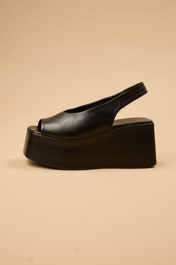Ariadne Black