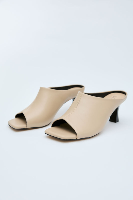 Nora Beige