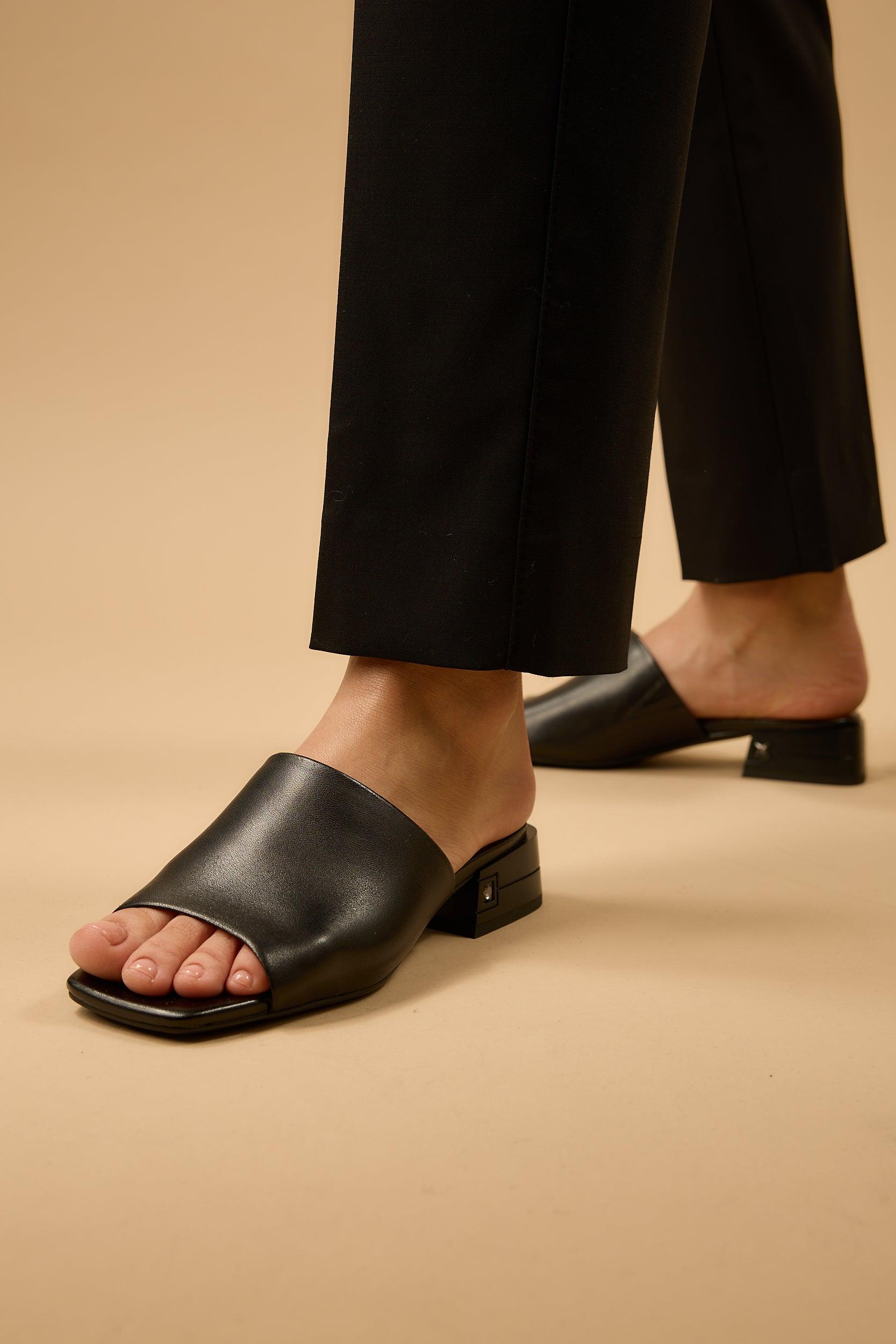 Emilia Black Matte