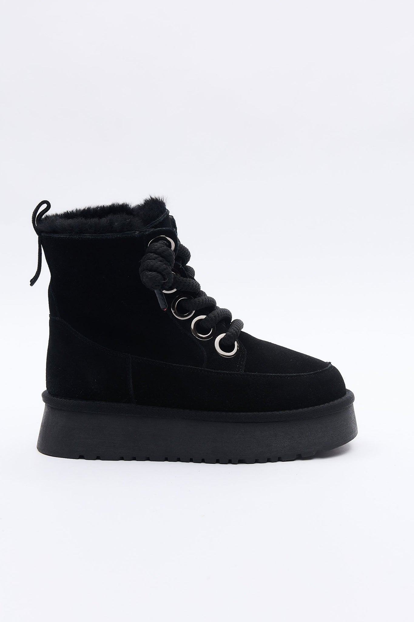 Mistelle Black