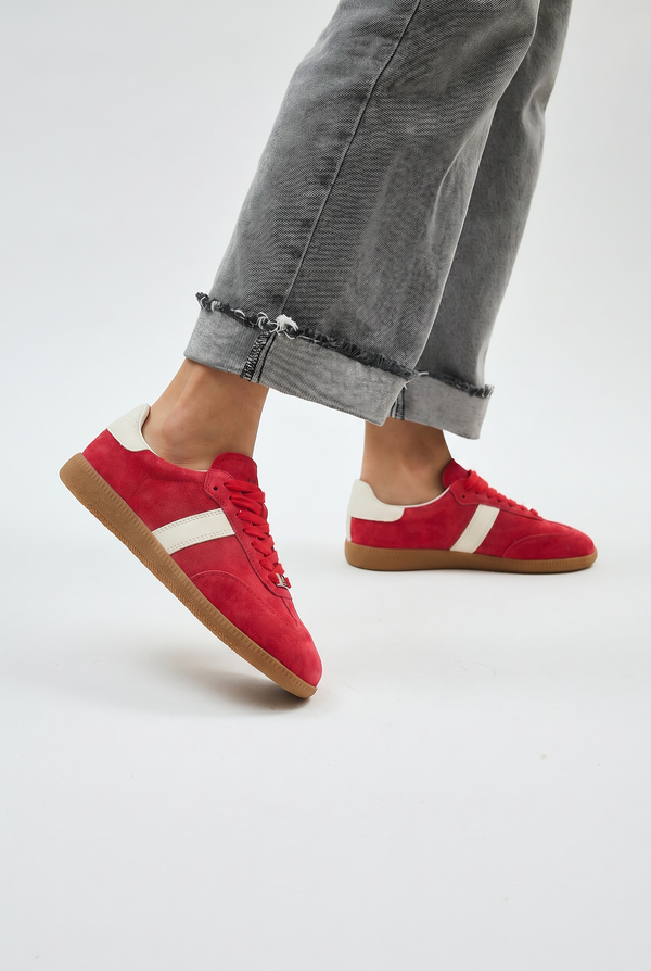 Delta Nova Red