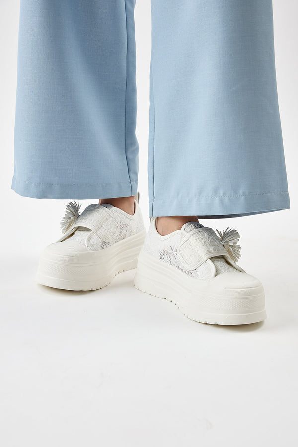 Curla White