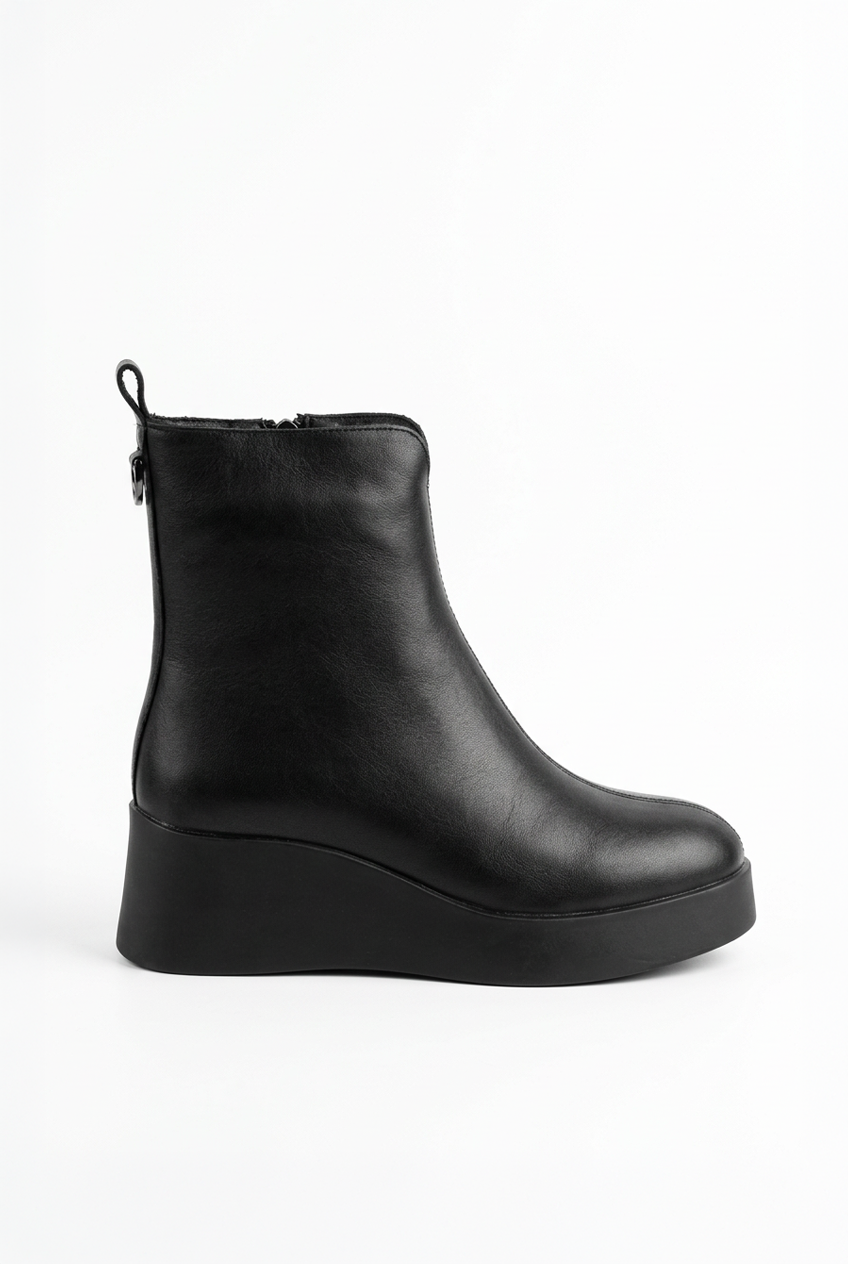 Willow Black